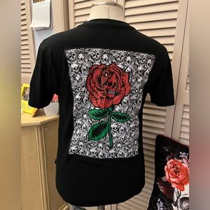 💀🌹NWOT SKULL ROSE TEE🌹💀
